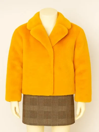Mabel Mora Only Murders in the Building S04 Yellow Jacket back