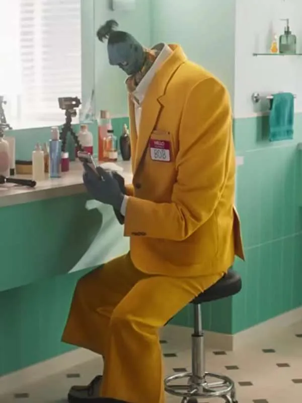 Bob-the-Shrunken-Head-Beetlejuice-2-2024-Yellow-Costume-Suit