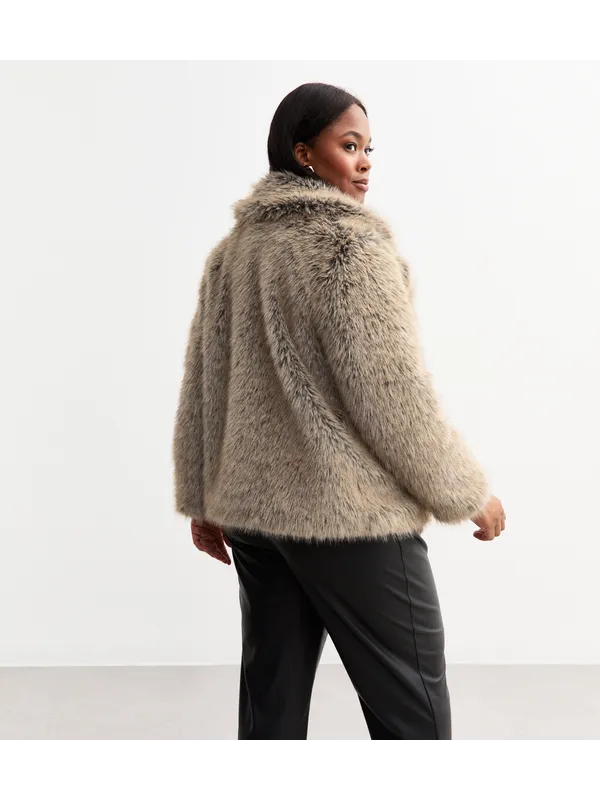 Curves Grey Cropped Faux Fur Jacket - Image 2