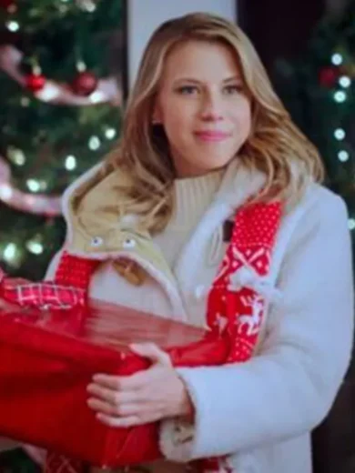 A Cozy Christmas Inn Erika McNicoll Coat