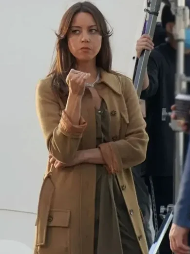 Operation Fortune Ruse de guerre 2023 Sarah Fidel Brown Coat