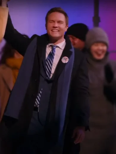 Ginny and Georgia Scott Porter Black Coat