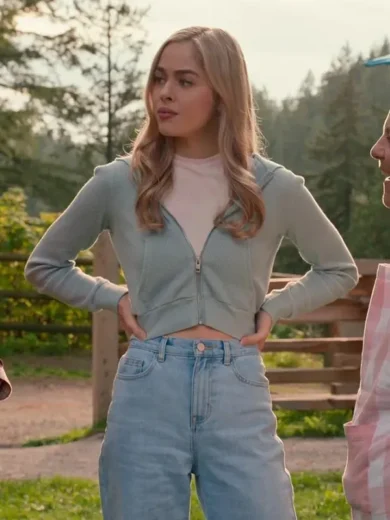 Virgin River S04 Lizzie Cropped Hoodie