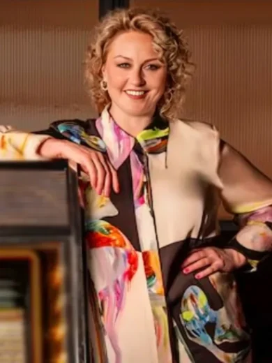 Take 5 With Zan Rowe S3 Zan’s Printed Blouse