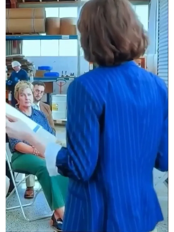 A Minecraft 2025 Emma Myers Blue Striped Blazer