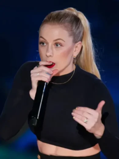 A Different Animal 2025 Iliza Shlesinger Black Crop Top