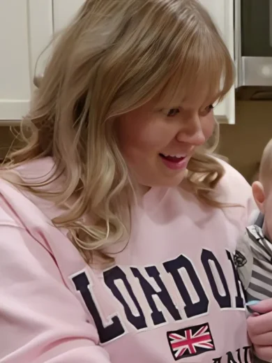 90 Day Fiance S11 Jessica Pink London England Hoodie