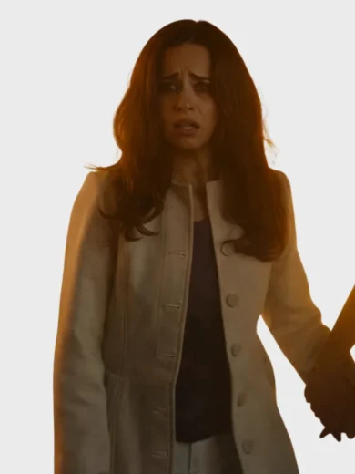 Ponies Emilia Clarke White Coat